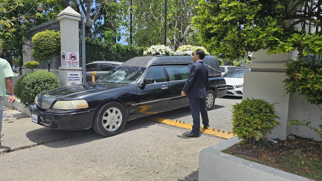 Sepultan restos de Rafael Ortiz, esposo por más de 35 de Consuelo Despradel
