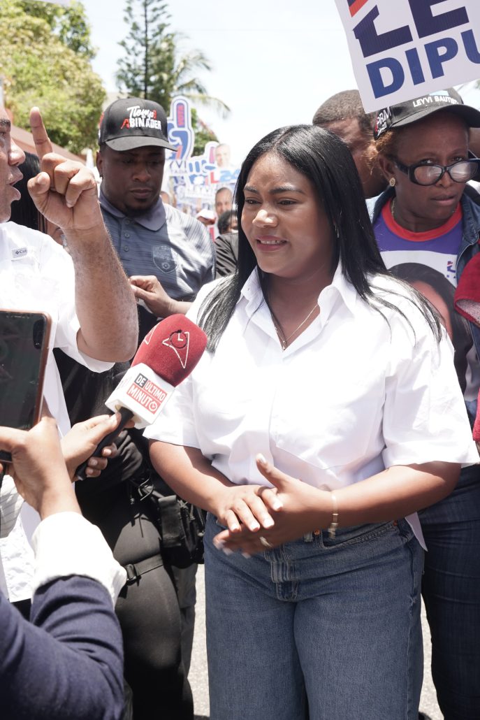 Diputada Leyvi Bautista busca reelección con apoyo masivo en SDO