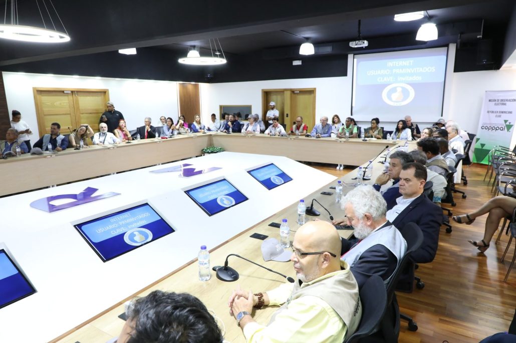PRM se reúne con 100 observadores internacionales de la Copppal