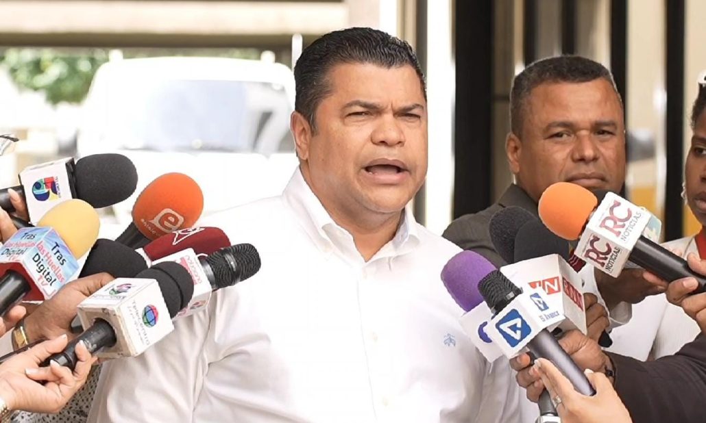 Tobías Crespo cree podría haber "un emborrachamiento de poder" en el Congreso