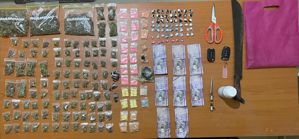 PN ocupa drogas, dinero en efectivo y otros objetos mediante operativo en Punta Cana