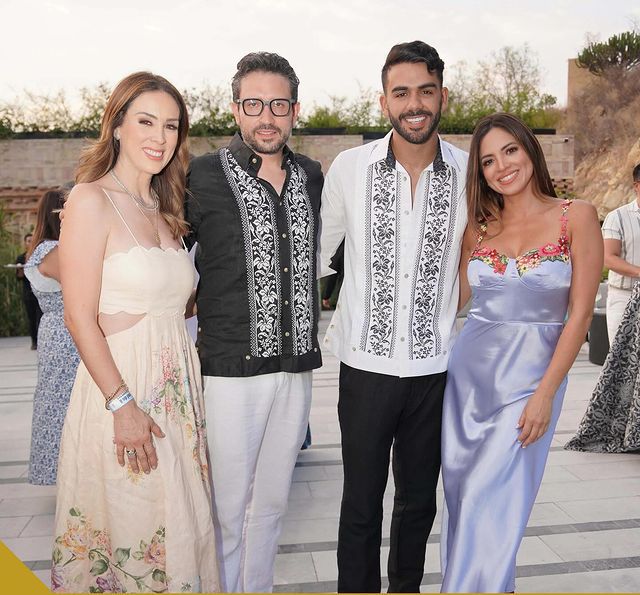 Presentador de Telemundo Carlos Adyan listo para ir al altar con su novio Carlos Quintanilla
