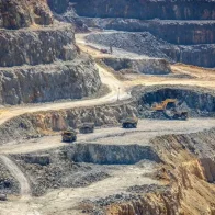 El cobre vuelve a romper la barrera de los US$10,000 por los temores a una escasez en el suministro