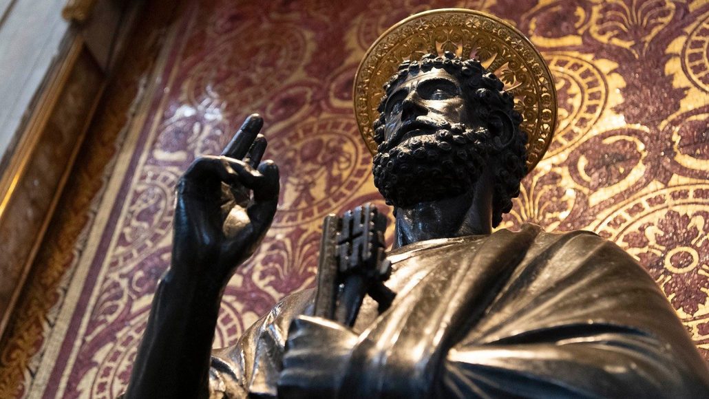 El Vaticano expondrá las vestimentas de san Pedro y san Juan del "tesoro" secreto de Roma