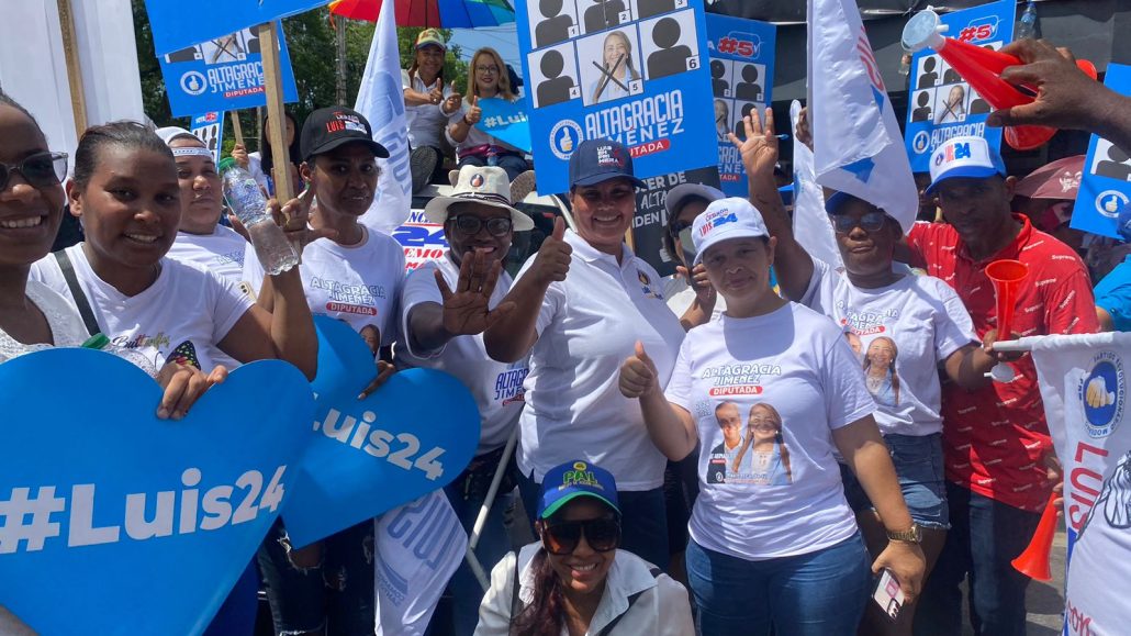 Simpatizantes del PRM respaldan a Luis Abinader en Los Alcarrizos