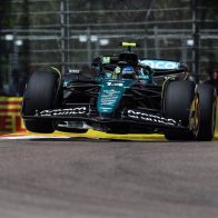 Alonso sale desde el 'pit lane'