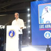 Luis Abinader invita a la población a votar por el PRM