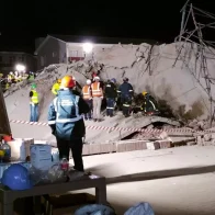 Suben a siete los muertos en el derrumbe de un edificio en Sudáfrica y 39 siguen atrapadas