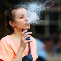 Costa Rica prohibirá nicotina sintética tras aumento de enfermos por vapeo