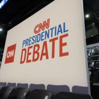 Así funciona el 'spin room': aliados de Biden y de Trump calientan el debate con ataques