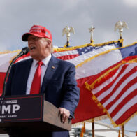 Trump promete residencia "automática" para migrantes que reciban diploma universitario
