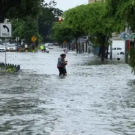 Suben a 14 los muertos, 27 heridos y siete desaparecidos por fuertes lluvias en Ecuador