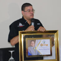 Ayuntamiento de Mella entrega a ministro de Deportes las llaves de la ciudad