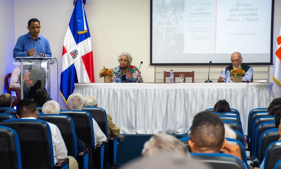 AGN realiza conversatorio sobre el 65 aniversario de la gesta del 14 de junio