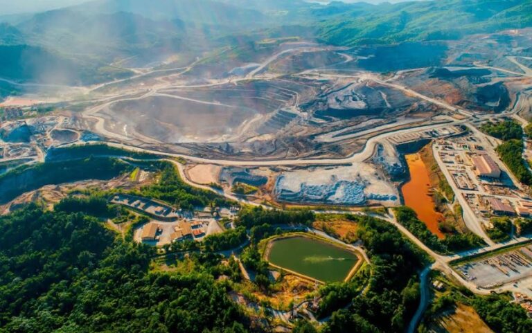 Energía y Minas ve minera muestra confianza en RD con hallazgos de anomalías de oro en zona de Cotuí