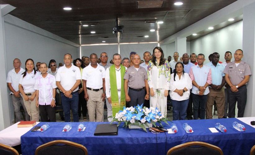 Policía Comunitaria imparte el "Taller de Acciones Preventiva de Seguridad Para Líderes Comunitarios y Ciudadanos"