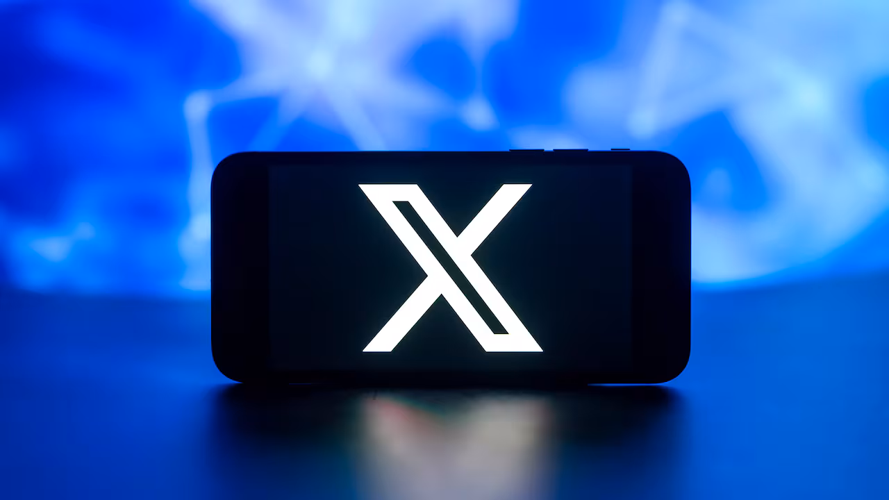 Bruselas recuerda a X que debe evaluar los riesgos potenciales de publicar porno
