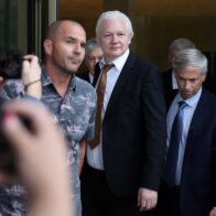 Julian Assange llega a Australia tras formalizar su libertad con la justicia de EE.UU.