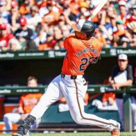 Dos jonrones de Anthony Santander marcan la remontada de los Orioles ante los Filis