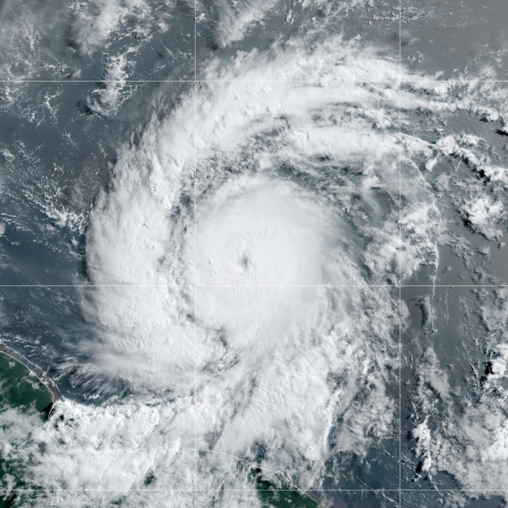 Beryl llegará a las islas de Barlovento como "peligroso" huracán categoría 4