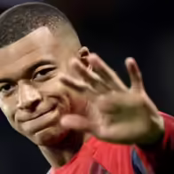 Mbappé confirma a Macron que el anuncio de su fichaje se hará esta tarde