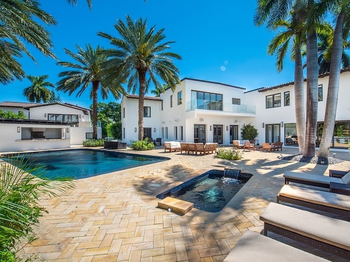 Jennifer López y Ben Affleck venden su casa en Los Ángeles un año después de comprarla