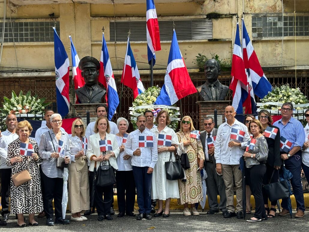 Efemérides Patrias honra 63 aniversario de la muerte de Antonio de la Maza y Juan Tomás Díaz