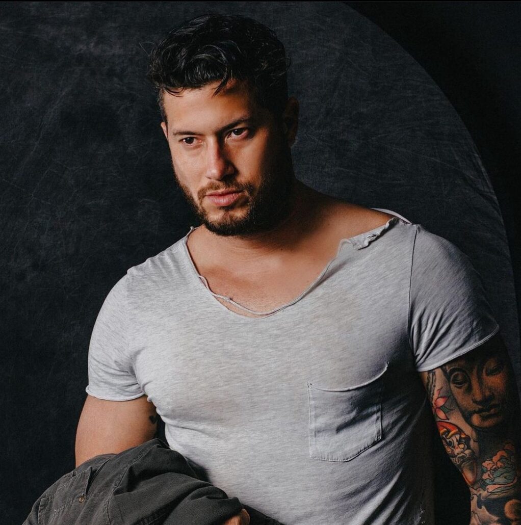 Prófugo de asalto Banco Popular es actor, modelo y miembro de una academia militar