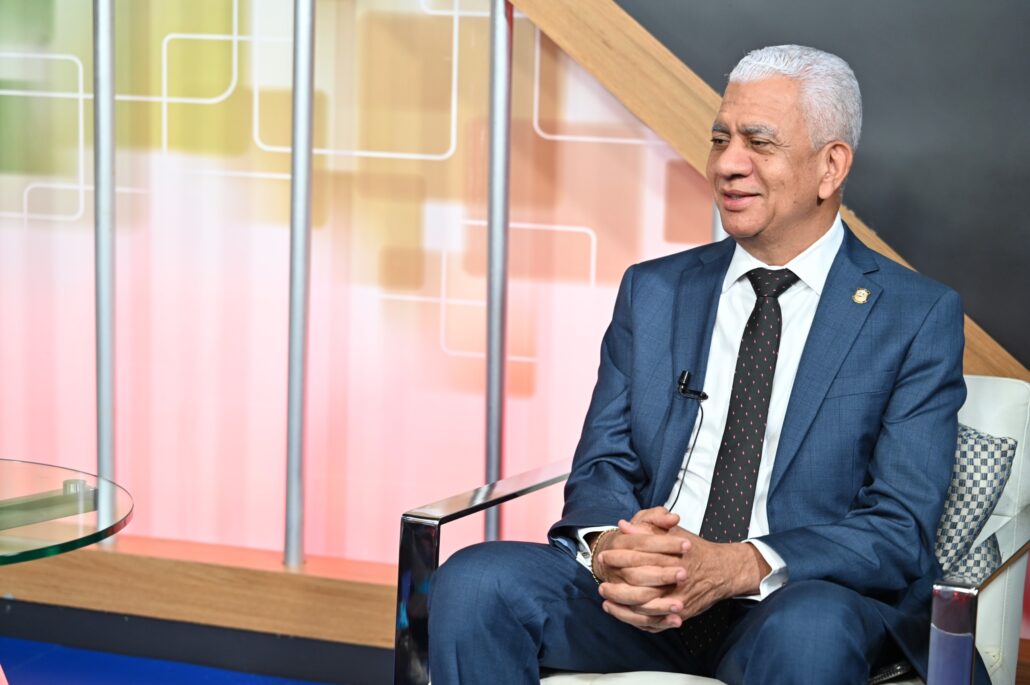 Presidente del Senado propone voto del 95% de legisladores para reforma constitucional por reelección