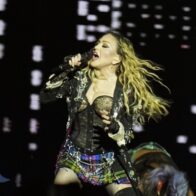 Madonna responde a demanda por demorarse en los conciertos