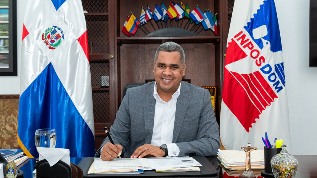 Inposdom felicita a "De Último Minuto" en su 3er aniversario por el éxito alcanzando