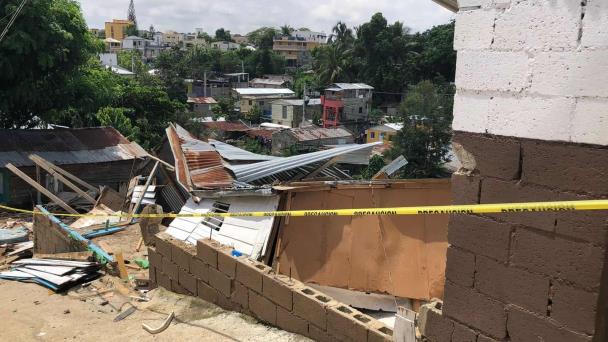 Efectos de lluvias: Al menos 14 viviendas colapsan en Santiago