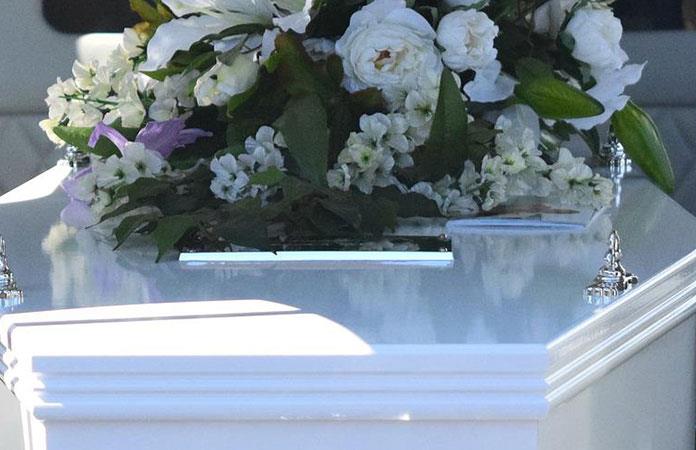 Tragedia en Azua: Velan niña que murió atragantada con golosina