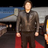 Milei asiste a la posesión de Bukele