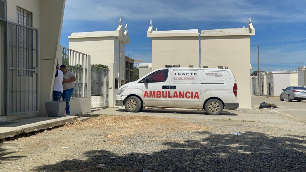Matan a dos de tres delincuentes en medio de un atraco en casa cambio de Santiago