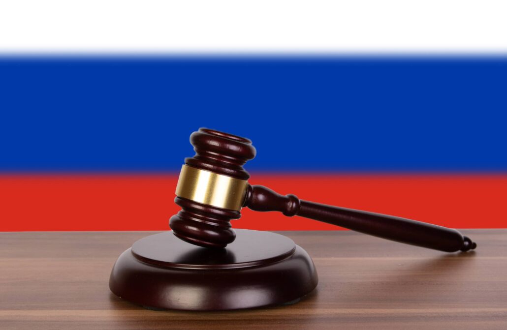 Rusia condena a 20 años a un profesor por enviar dinero a Ucrania con fines "terroristas"