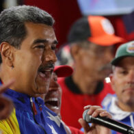 Maduro pide "respeto a la voluntad popular" tras ser proclamado presidente reelecto