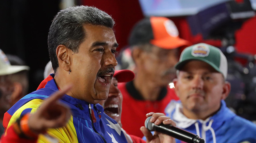 Maduro pide "respeto a la voluntad popular" tras ser proclamado presidente reelecto