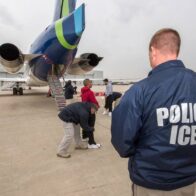 EE.UU. fleta un avión para deportar a decenas de ciudadanos chinos sin residencia legal