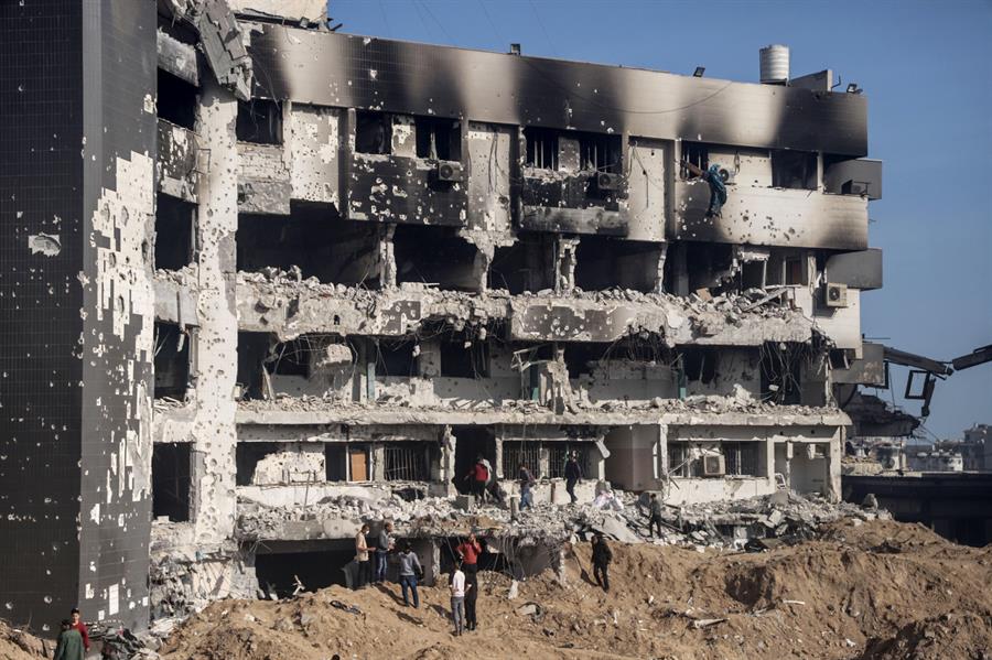 Israel libera al director del principal hospital de Gaza tras siete meses de detención