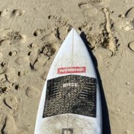 Surfista australiano atacado por tiburón pierde su pierna tras fracasar la reimplantación