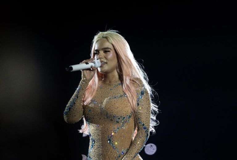 Karol G llena cuatro noches el estadio del Real Madrid