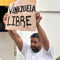 ¡Venezolanos alzan su voz! "No más masacre, no más masacre"