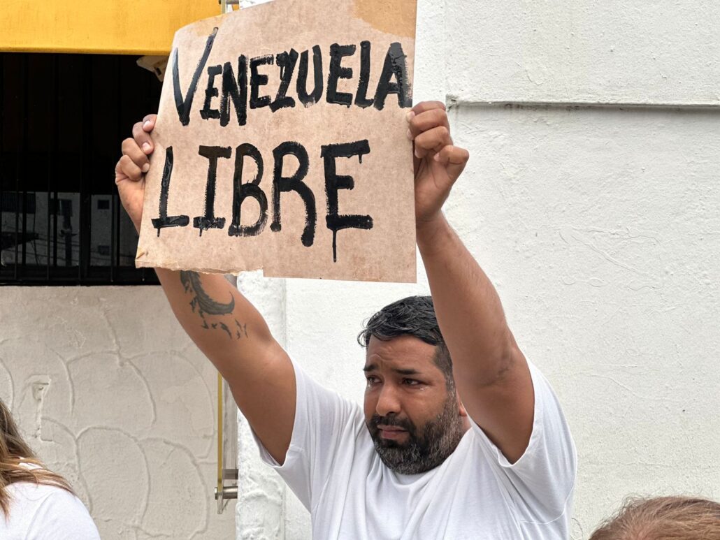 ¡Venezolanos alzan su voz! "No más masacre, no más masacre"