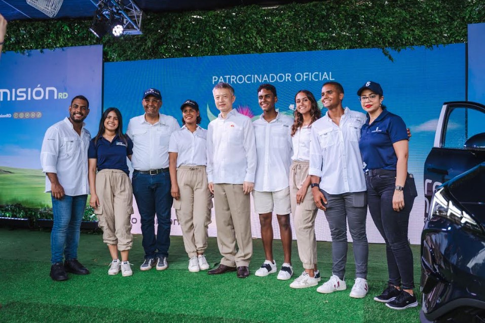 Asociación Cibao destaca su cartera de productos verdes en evento de movilidad eléctrica