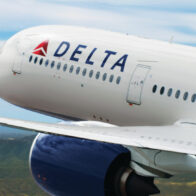 Delta suspende trato prioritario a congresistas de EE.UU. en aeropuertos debido al caos