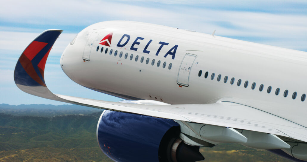 Delta suspende trato prioritario a congresistas de EE.UU. en aeropuertos debido al caos