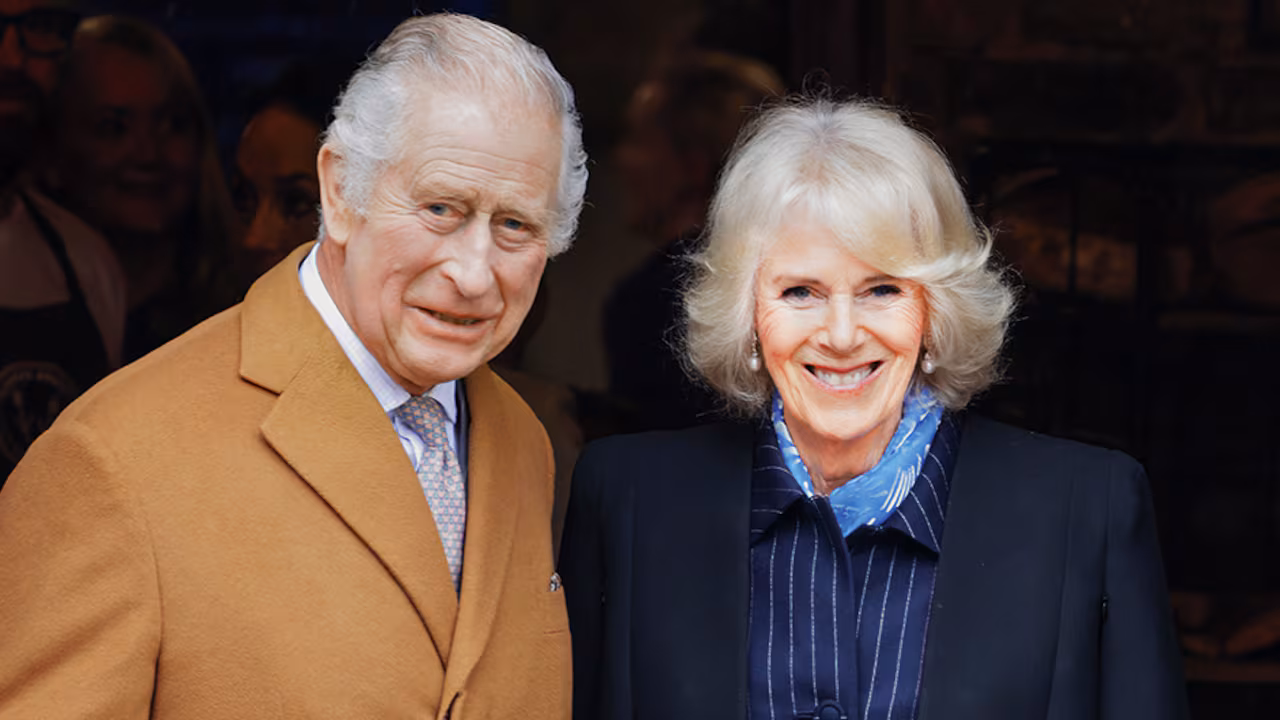Evacúan a Carlos III y Camila tras una "falsa alarma" durante una visita a Jersey