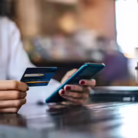 Usuarios prefieren transferencias de pesos y dólares en modalidad "Pagos al Instante"