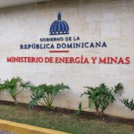 Brigadas trabajan para devolver la normalidad a suministro energía afectado por huracán Beryl 